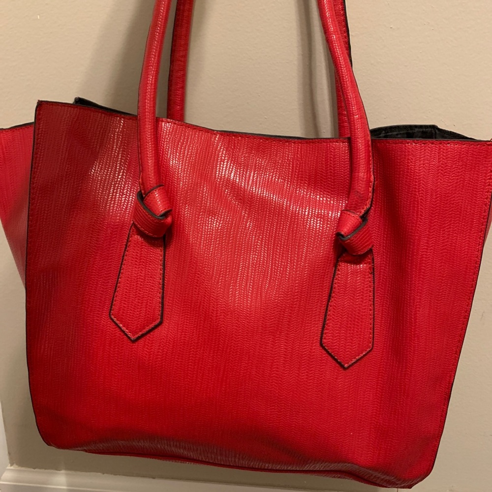 Red tote